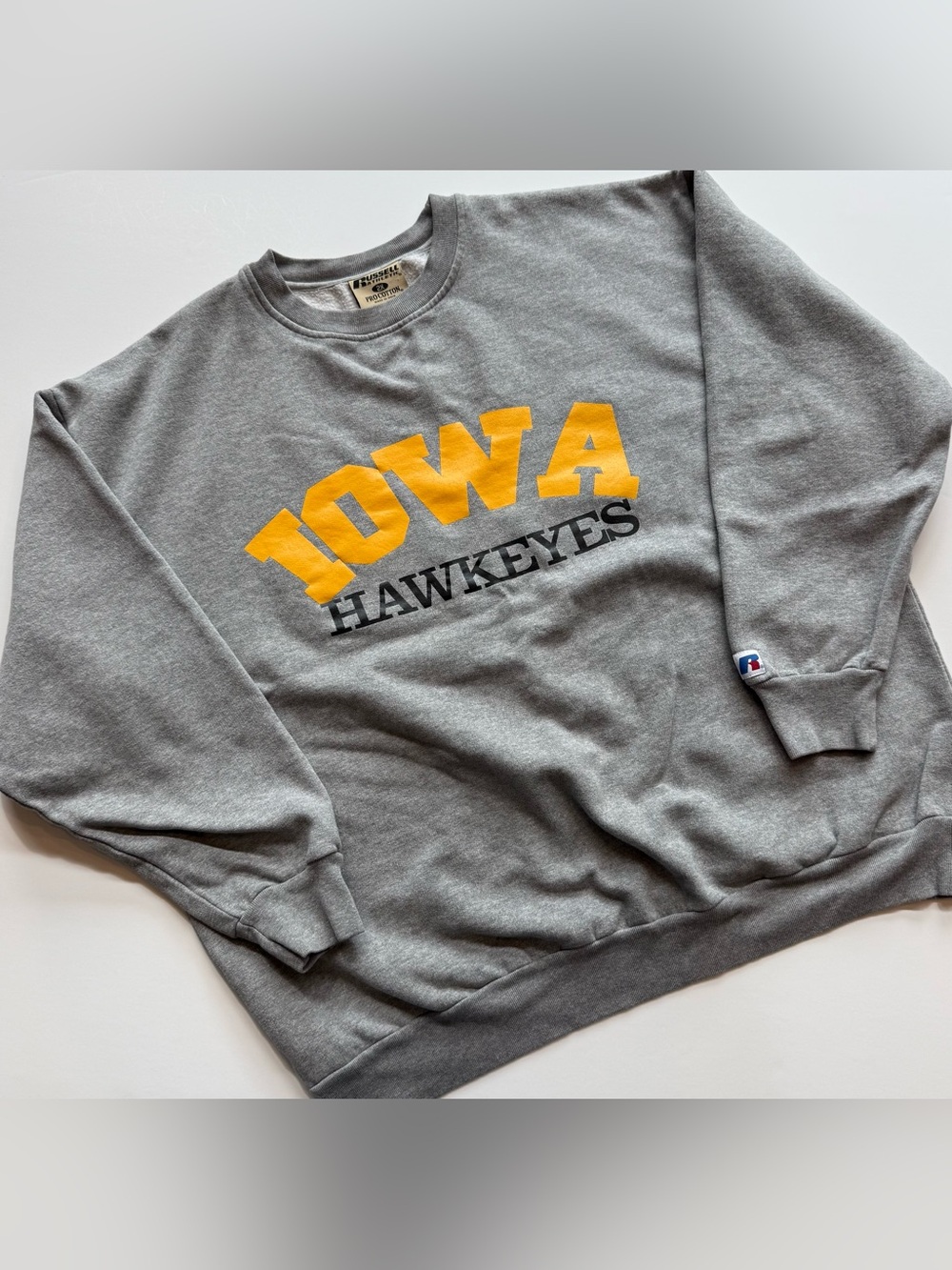 Iowa Hawkeyes Men’s 2X Russell Athletic Crewneck Sweatshirt Grey Retro Aesthetic